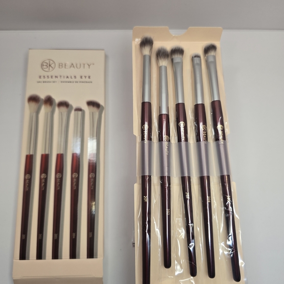 BK Beauty Essentials Eye Brush Set - Picture 2 of 9